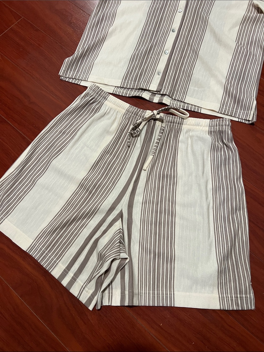 Simons Shorts Set - Picture 3 of 5